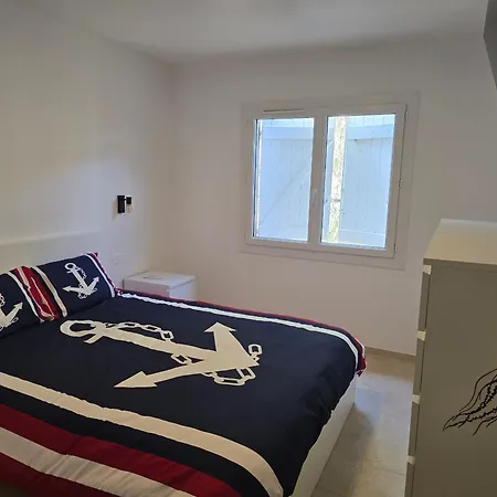 45m Avec Jardin De 35m アパート