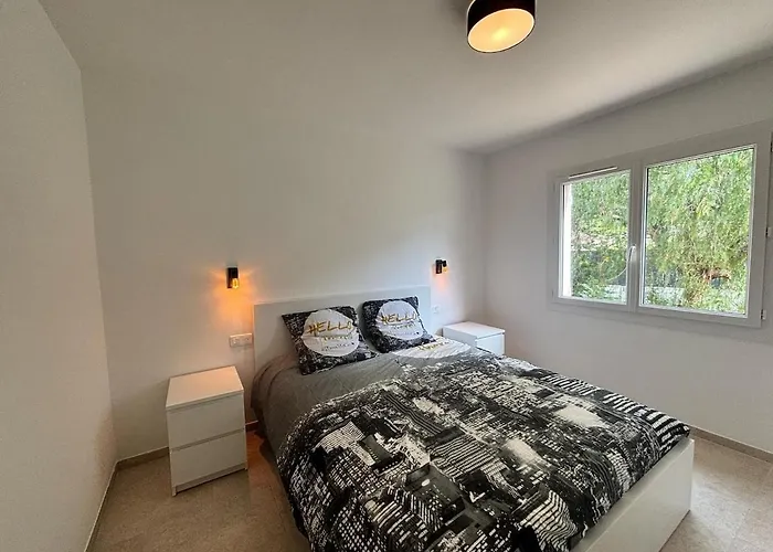 45m Avec Jardin De 35m アパート サント・マキシム